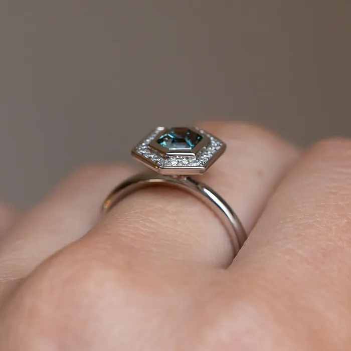 Anueva Jewelry Rings 130ct Hexagon Montana Sapphire Bezel Set Diamond Halo Ring in Platinum