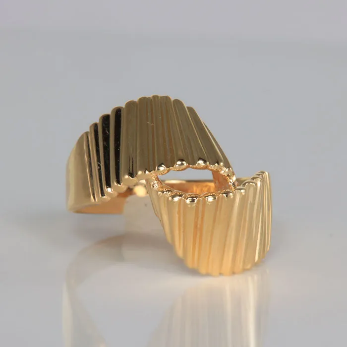 Moriartys Gem Art Rings 14K Yellow Gold Textured Twist Ring